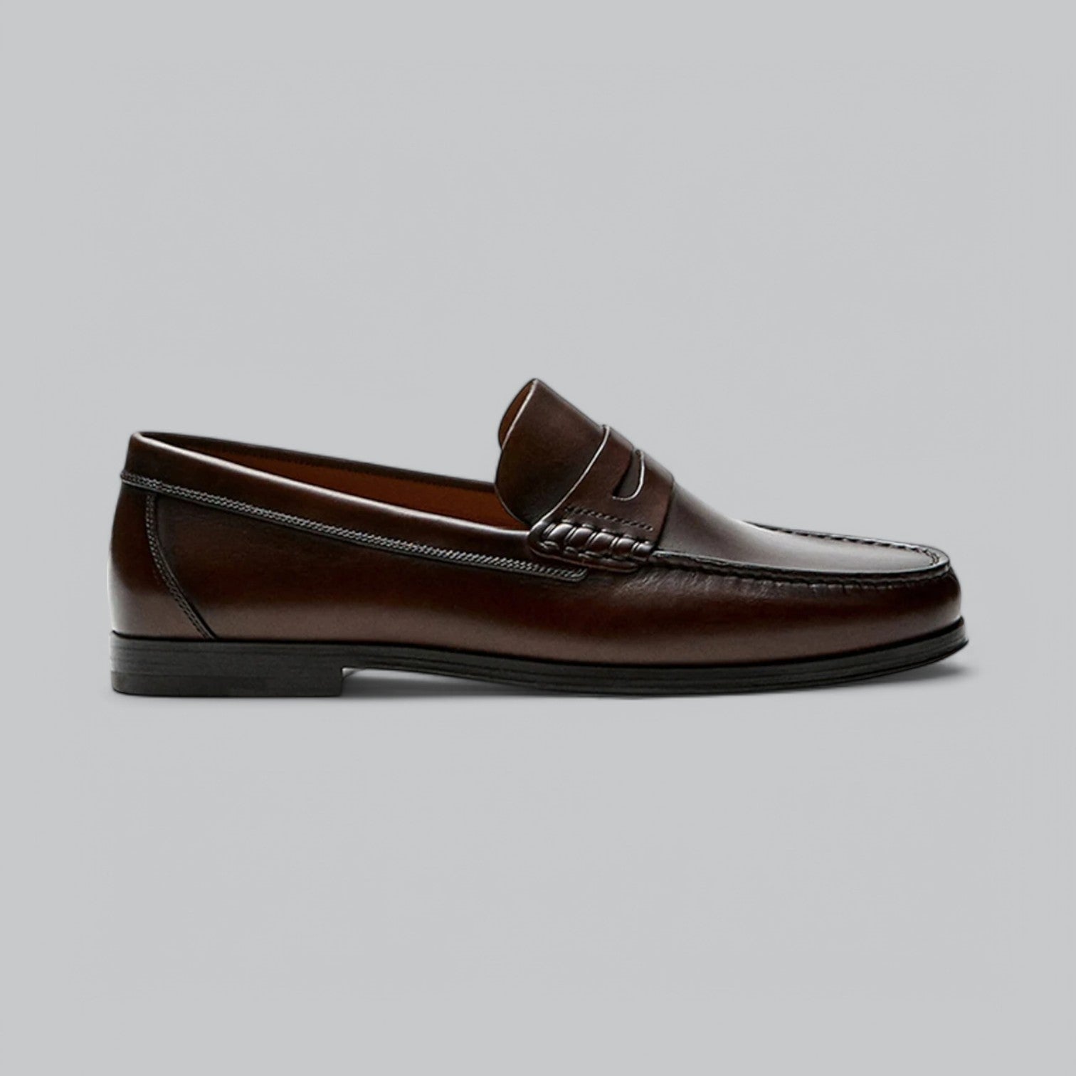 Alvéron | Mocasines Clásicos De Hombre Con Líneas Depuradas Y Acabado Elegante