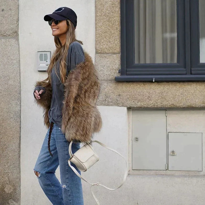 Leona | Abrigo De Moda En Piel Sintética De Felpa