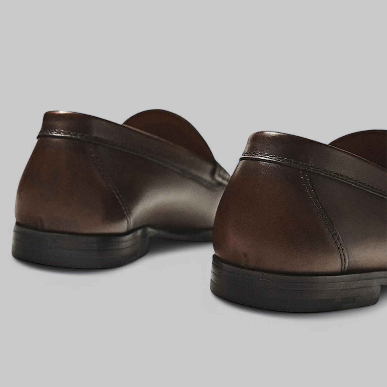 Alvéron | Mocasines Clásicos De Hombre Con Líneas Depuradas Y Acabado Elegante