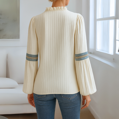 Petra | Blusa De Encaje Con Escote En V