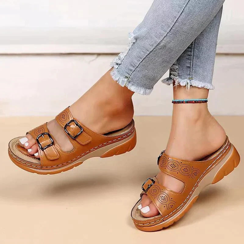 Alméria | Sandalias Elegantes De Verano Con Detalles Decorativos