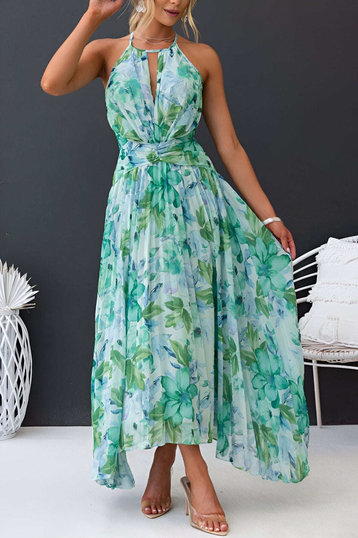 Elara Floralista | Vestido Maxi Halter Con Pliegues Y Estampado Floral Para Mujer