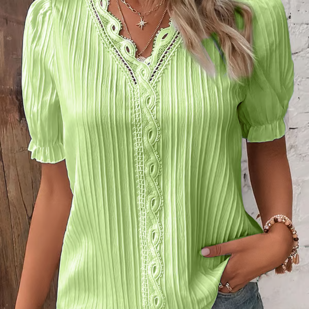 Arianne | Blusa Elegante De Encaje Con Escote En V