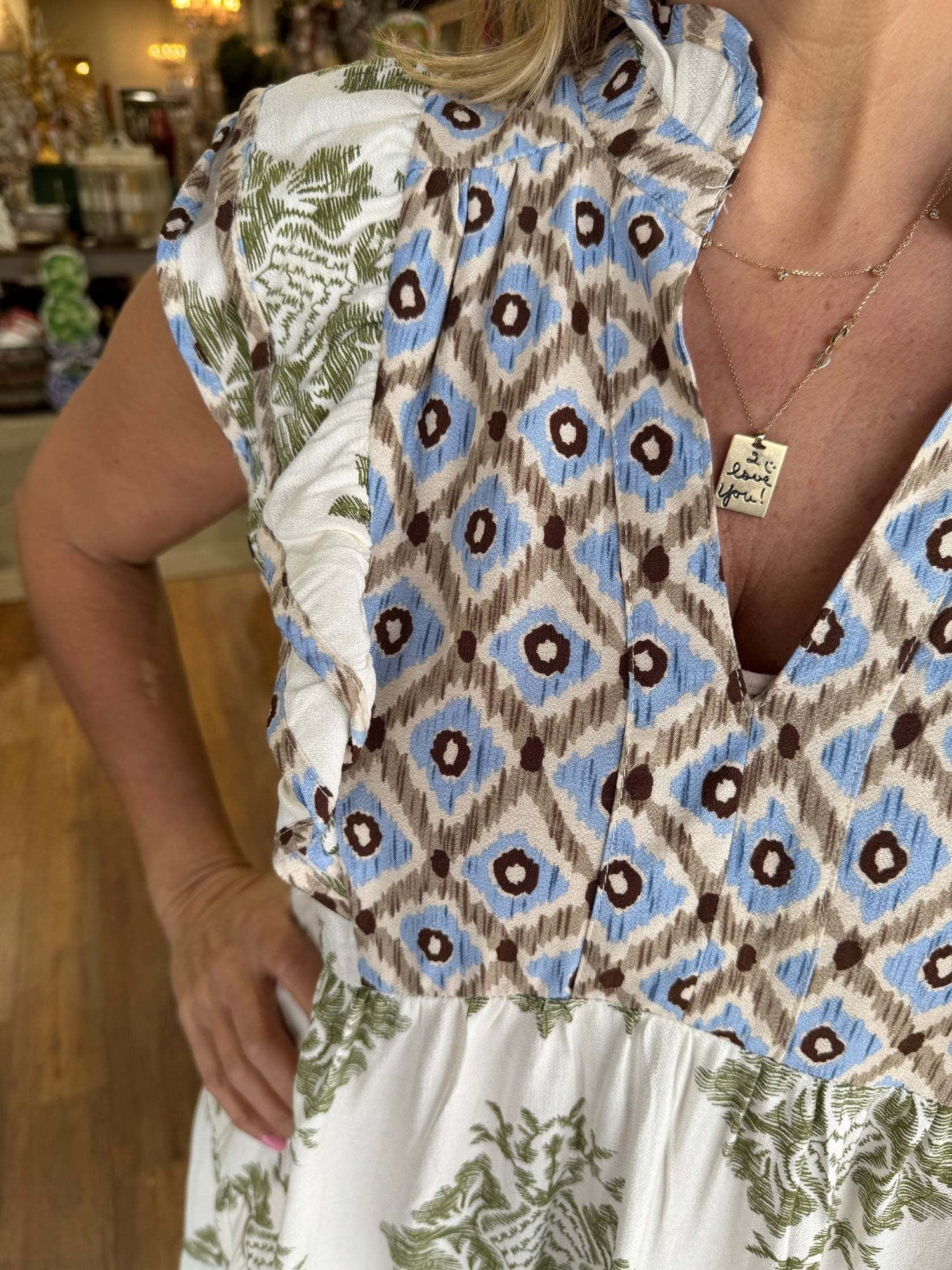 Birgit | Vestido Floral Sin Mangas Con Cuello De Volantes