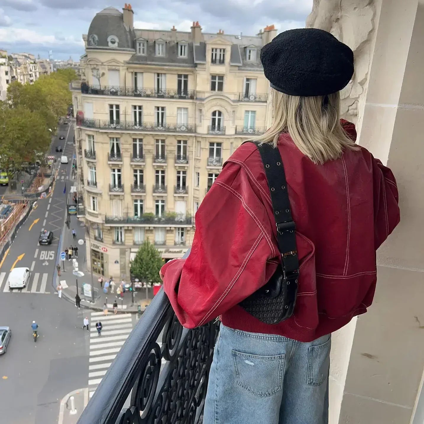 Agnes | Chaqueta Bomber De Cuero Oversize Con Costuras Contrastantes