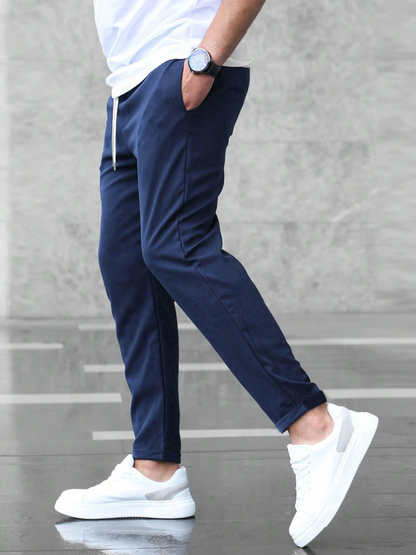 Adrastos | Pantalón De Hombre Elástico Con Ajuste Slim Y Estilo Versátil
