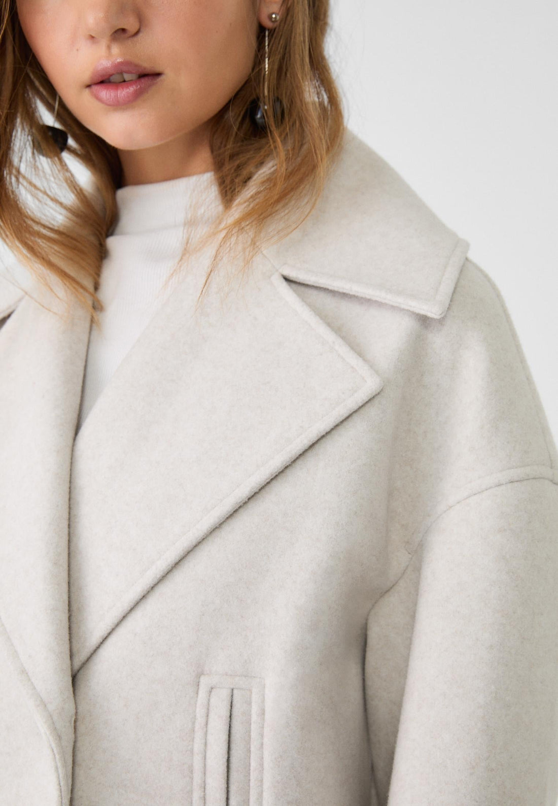 Flairy | Chaqueta Corta Doble Botonadura Para Un Look Moderno