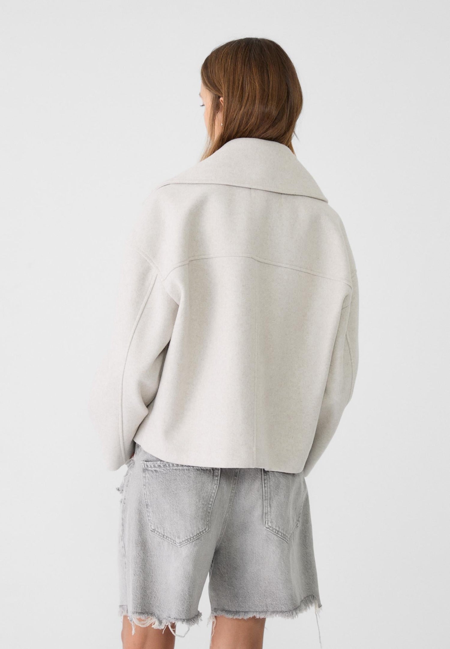 Flairy | Chaqueta Corta Doble Botonadura Para Un Look Moderno