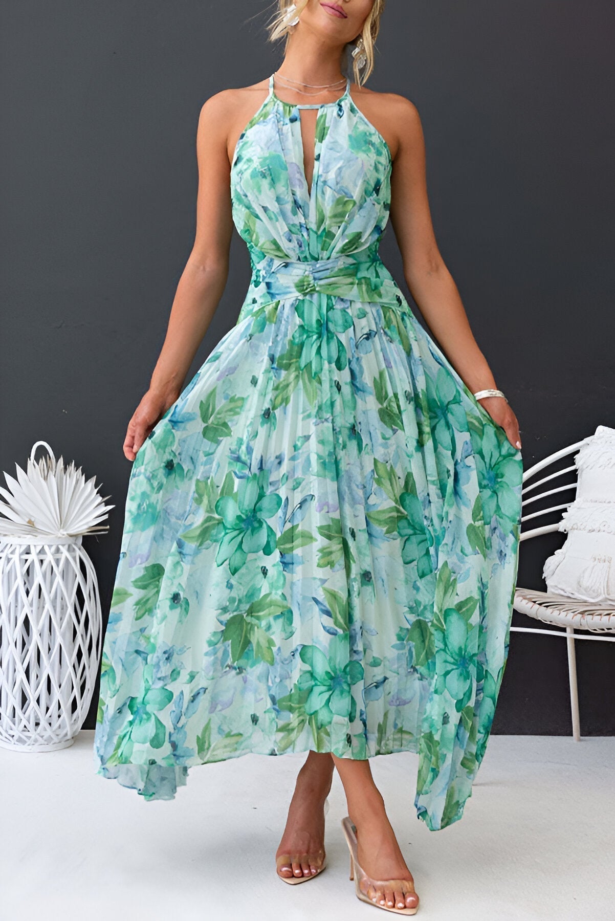 Elara Floralista | Vestido Maxi Halter Con Pliegues Y Estampado Floral Para Mujer