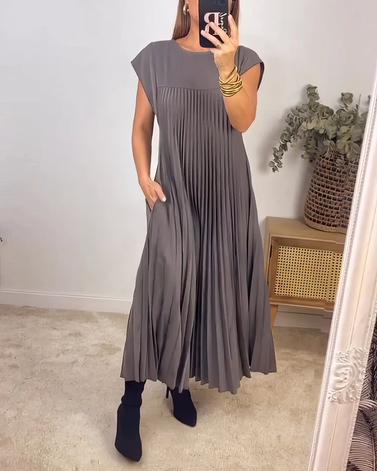 Clara | Vestido Plisado Sencillo Sin Mangas