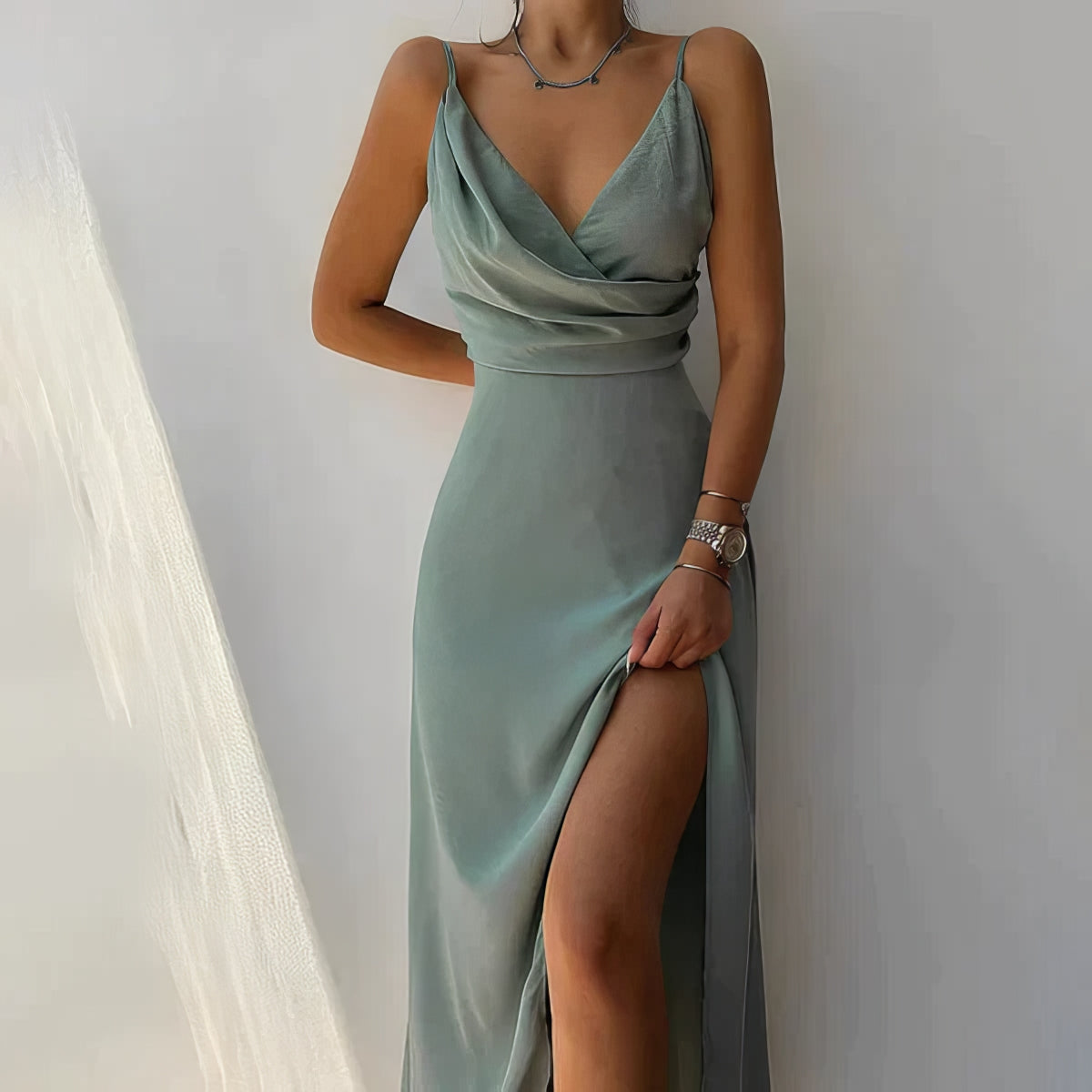 Emery | Vestido Elegante Con Escote Drapeado