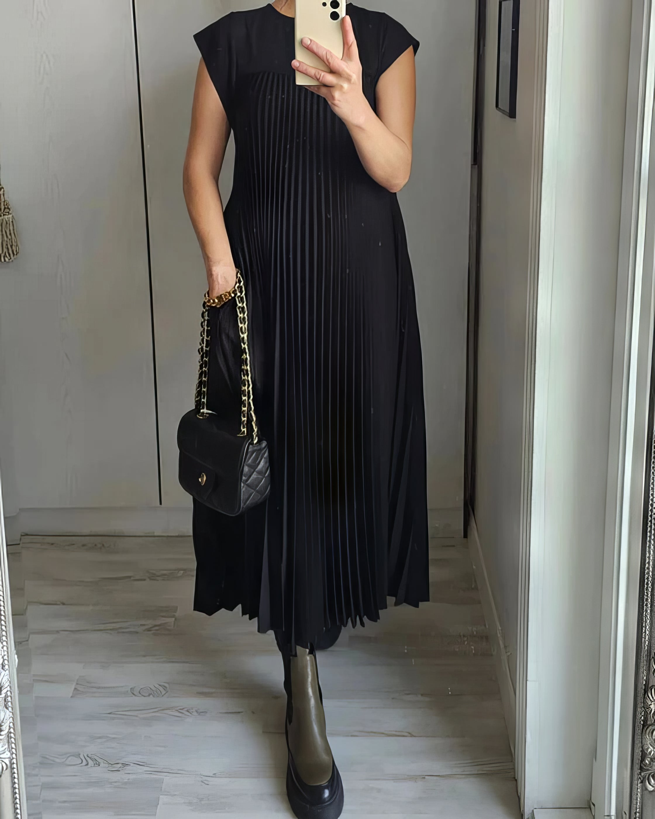 Clara | Vestido Plisado Sencillo Sin Mangas