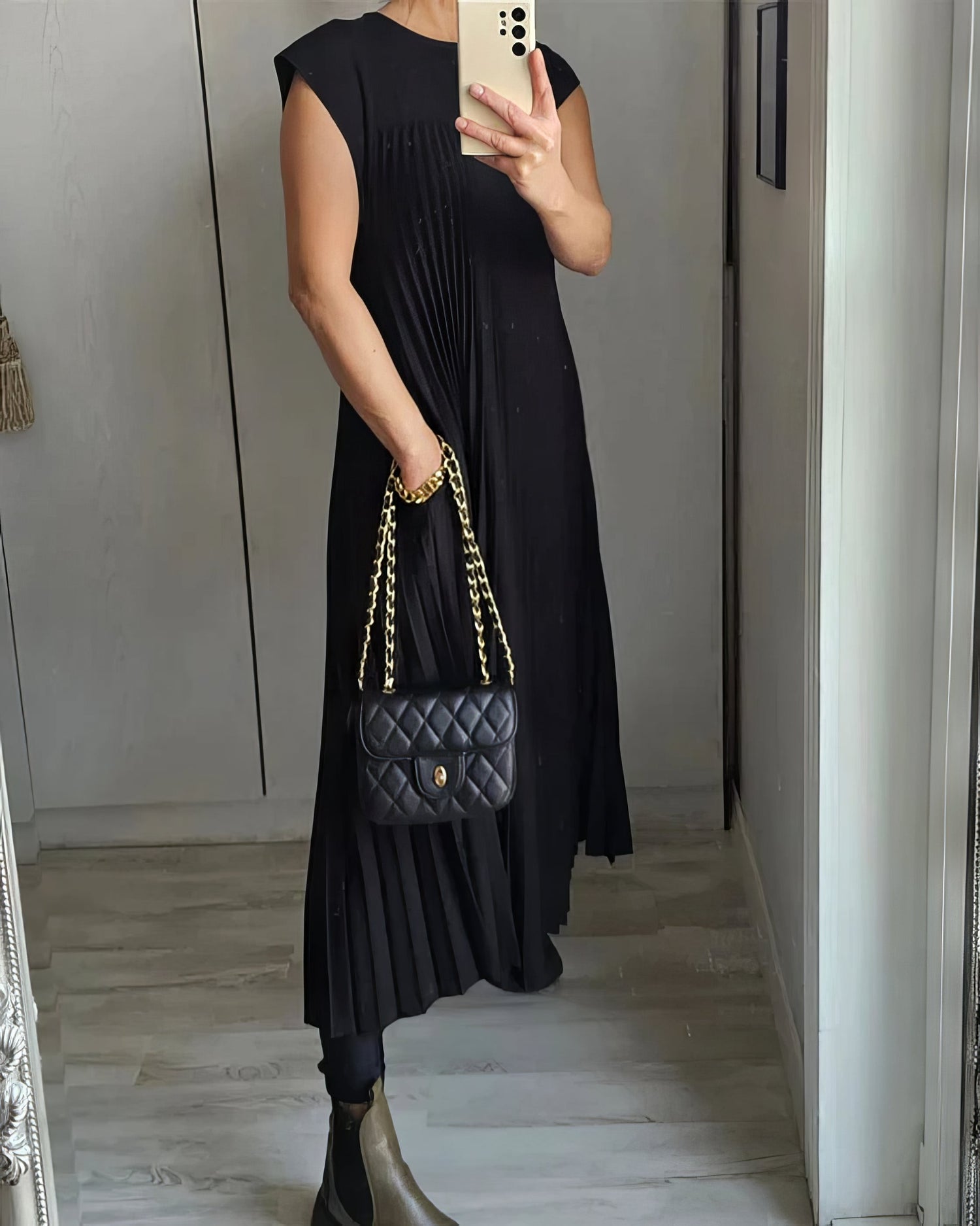 Clara | Vestido Plisado Sencillo Sin Mangas